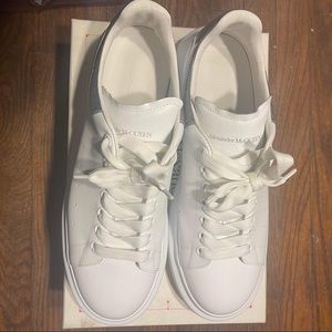 Never worn Alexander McQueen Oversized White Silver Croco shoes.